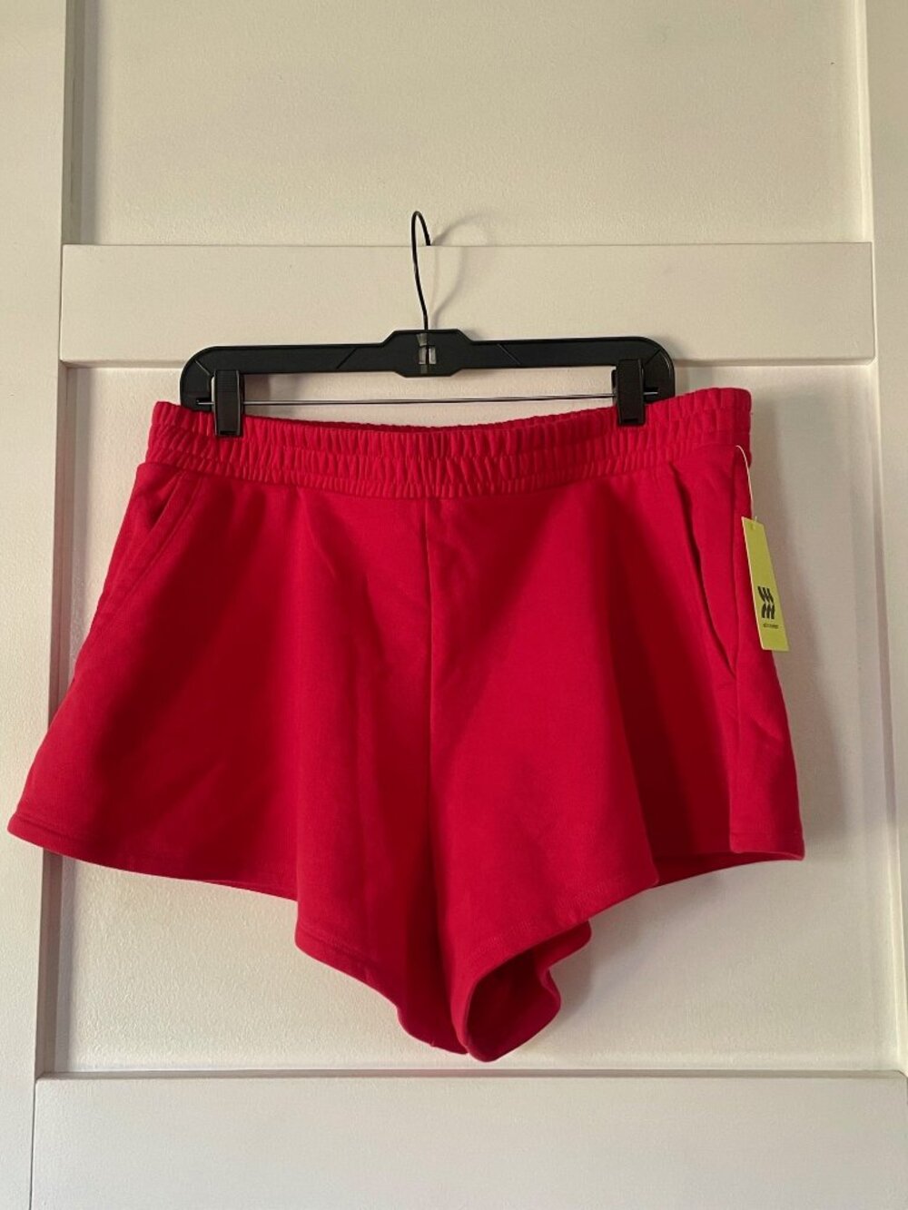 All In Motion Racer Red Athletic Lounge Shorts NWT Size Large 4”